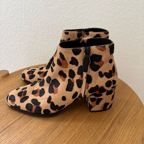Cole Haan Grand Ambition Leopard print ankle booties Size‎ 8.5B - Picture 2 of 8